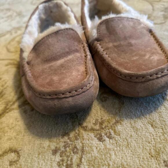 Ugg Moccasins - Picture 5 of 5